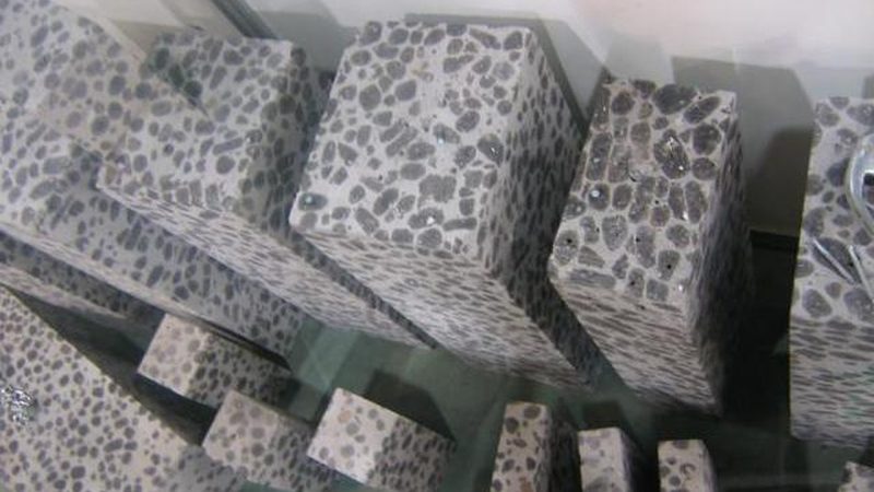 虽然过期JS防水涂料并非绝对不能使用，但存在以下风险：
